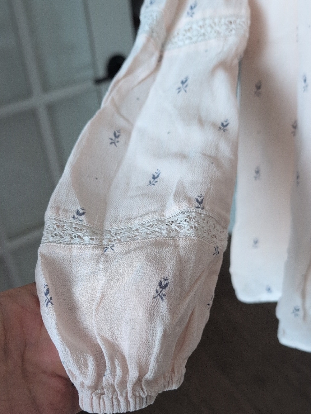 Wilfred Aritiza Blush Pink Smocked Yoke Peasant Blouse XS - Picture 4 of 9